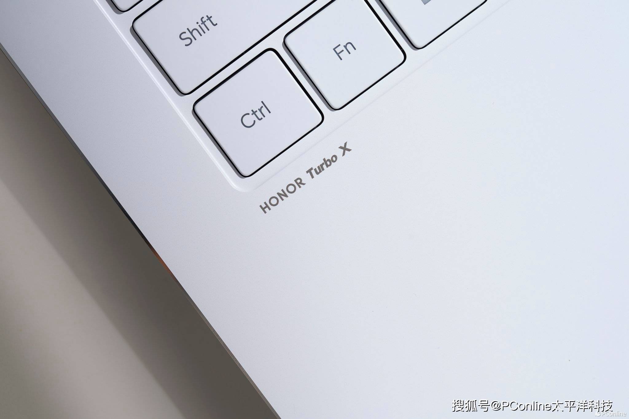 14美学鉴赏：轻盈革新曲艺设计引领轻薄潮流开元棋牌荣耀MagicBook Pro(图2)